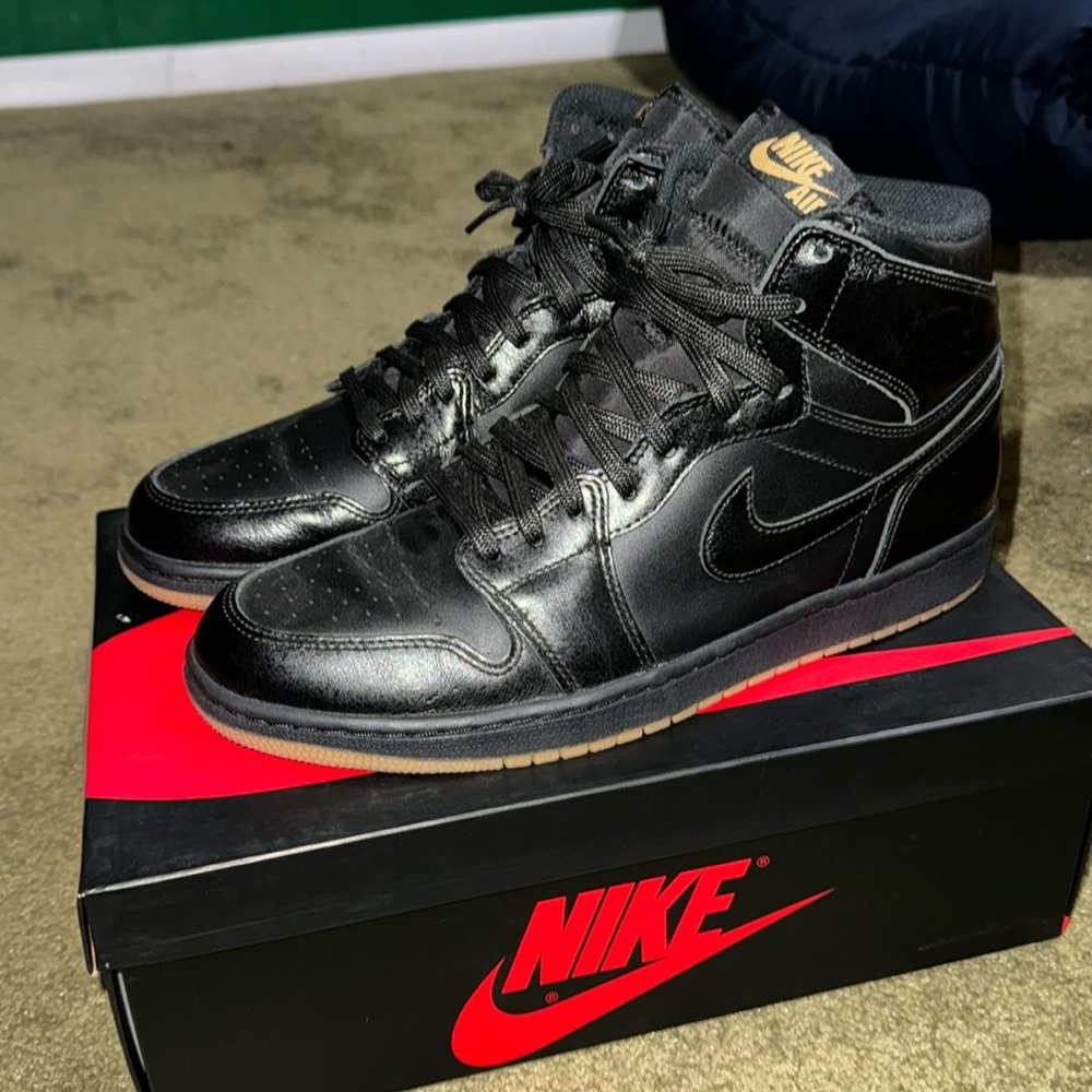 Nike Air Jordan 1 High OG Black Gum